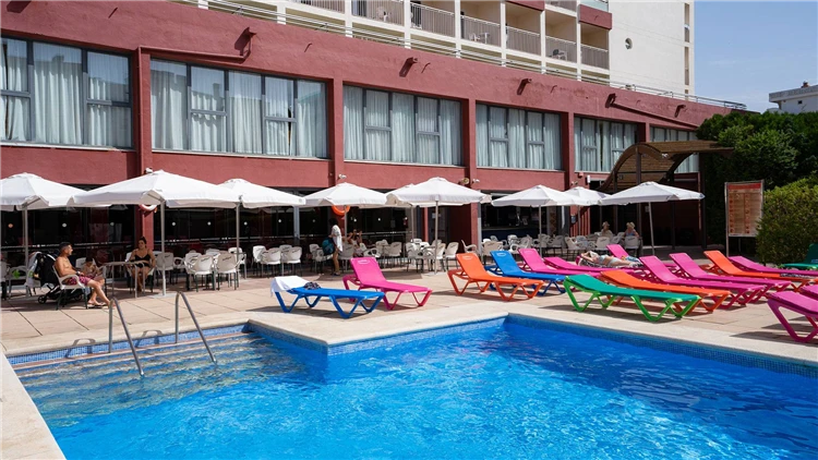 Pohled na hotel nebo bazén Medplaya Santa Monica | Calella / Hotel Medplaya Santa Monica