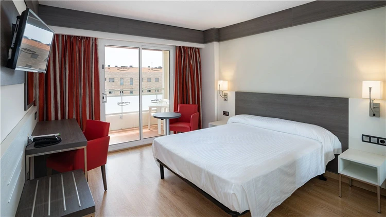 Pokoj s lůžky v hotelu Medplaya Santa Monica v Calelle | Calella / Hotel Medplaya Santa Monica