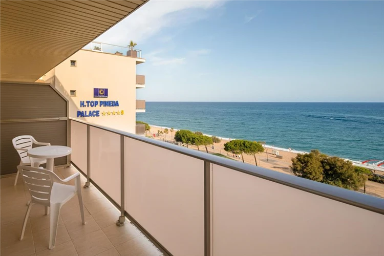 Balkon pokoje s výhledem v hotelu HTop Pineda Palace | Pineda de Mar / Hotel HTop Pineda Palace