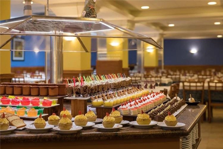 Snídaňový bufet v hotelu HTop Pineda Palace | Pineda de Mar / Hotel HTop Pineda Palace