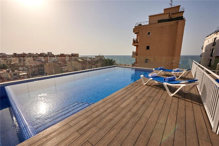 Venkovní bazén hotelu DWO Les Palmeres v Calelle | Calella / Hotel DWO Les Palmeres