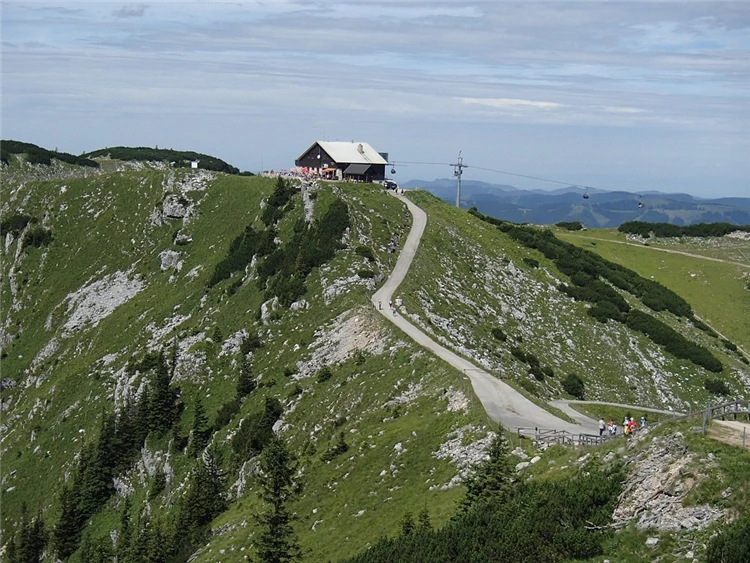 Výhled ze Skywalku na Hochkaru do alpského údolí | Soutěska Wasserlochklamm a dech beroucí Hochkar