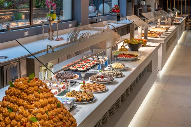 Snídaňový bufet v hotelu Caprici Beach & SPA | Santa Susanna / Hotel Caprici Beach & SPA