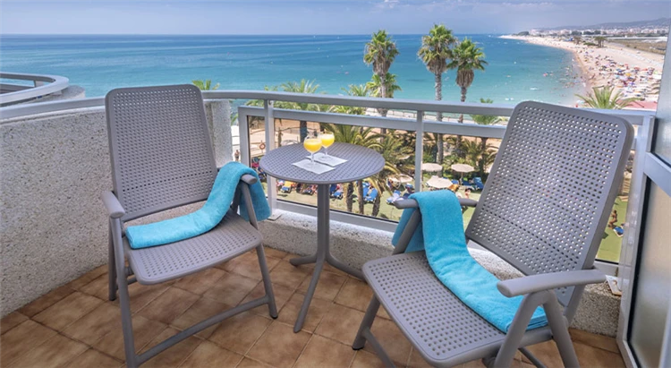 Pohled na hotel Caprici Beach & SPA v Santa Susanně | Santa Susanna / Hotel Caprici Beach & SPA