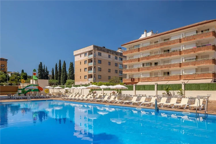 Venkovní bazén hotelu HTop Amatista | Lloret de Mar / Hotel HTop Amatista