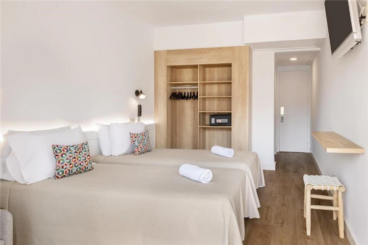 Moderně zařízený pokoj v hotelu HTop Amatista | Lloret de Mar / Hotel HTop Amatista