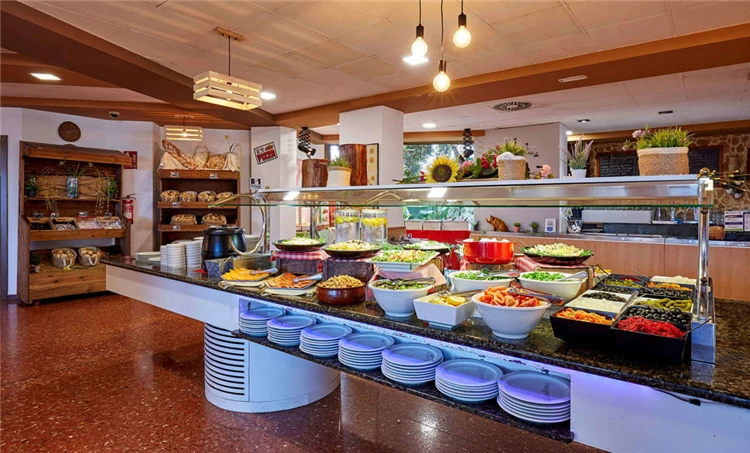 Bufet hotelu Samba – výběr jídel | Lloret de Mar / Hotel Samba