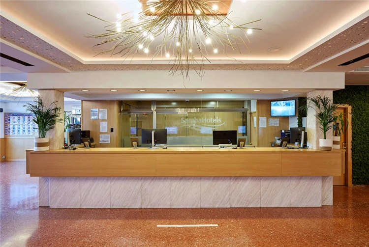 Recepce hotelu Samba – přivítání hostů | Lloret de Mar / Hotel Samba