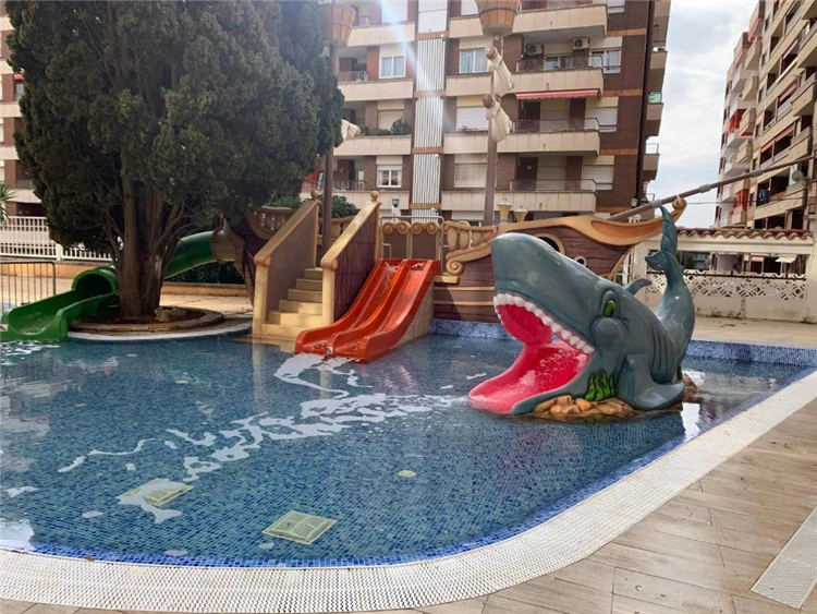 Venkovní bazén hotelu Bon Repos | Calella / Hotel Bon Repos