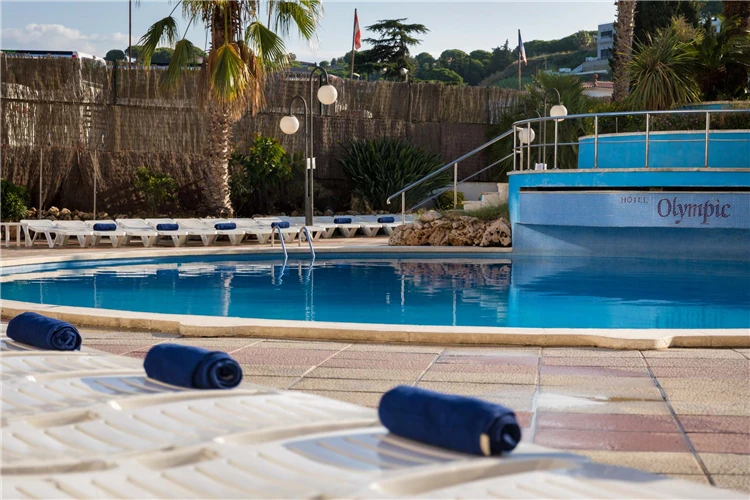 Venkovní bazén hotelu HTop Olympic | Calella / Hotel HTop Olympic