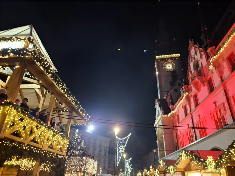 Noční pohled na adventní náměstí v Olomouci | Olomouc a Bouzov - adventní čas na Hané