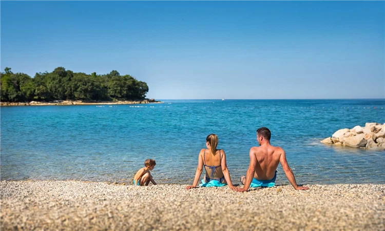 Pláž u Aminess Maravea Camping Resort v Chorvatsku | Novigrad / Aminess Maravea Camping Resort