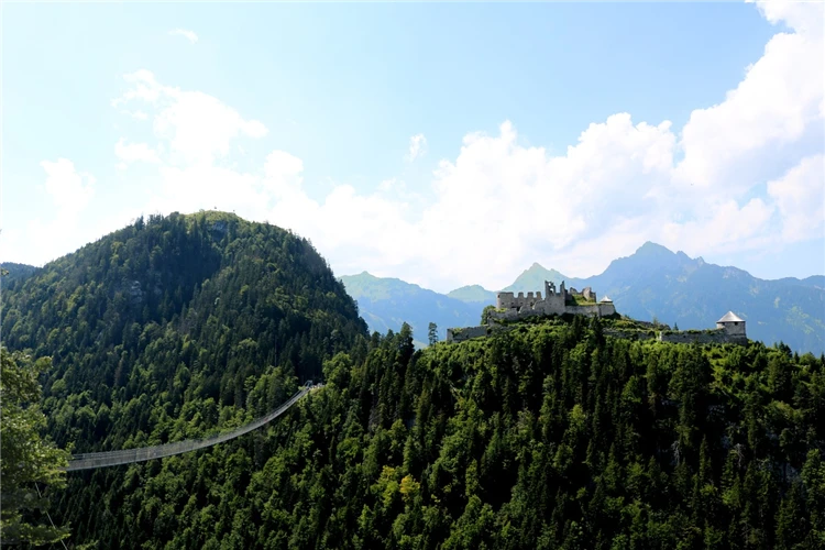 Highline 179 – visutá lávka u Reutte v Tyrolsku | Krajinou alpských vrcholů a jezer Rakouska, Německa a Švýcarska