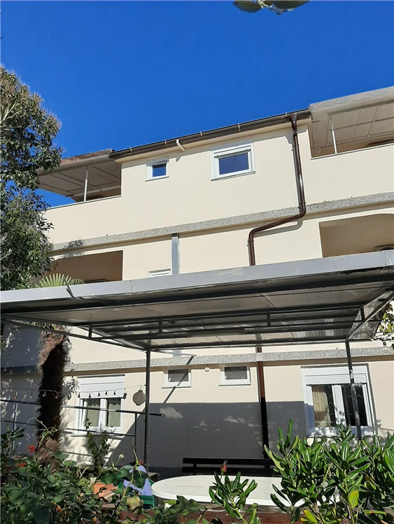 Apartmánový dům Žarko na Krku – aktuální snímek exteriéru | Krk / Apartmánový dům Žarko