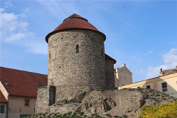Panorama Znojma s historickými věžemi a vinicemi | Znojmo a Bítov - Vánoce v Podyjí