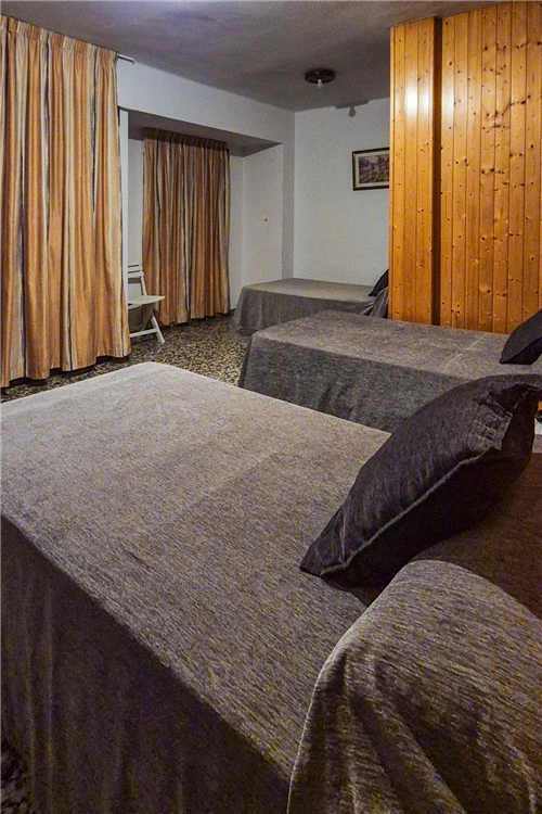 Pokoj hotelu Hotel Jardín – koupelna nebo ložnice | Oropesa del Mar / Hotel Jardín