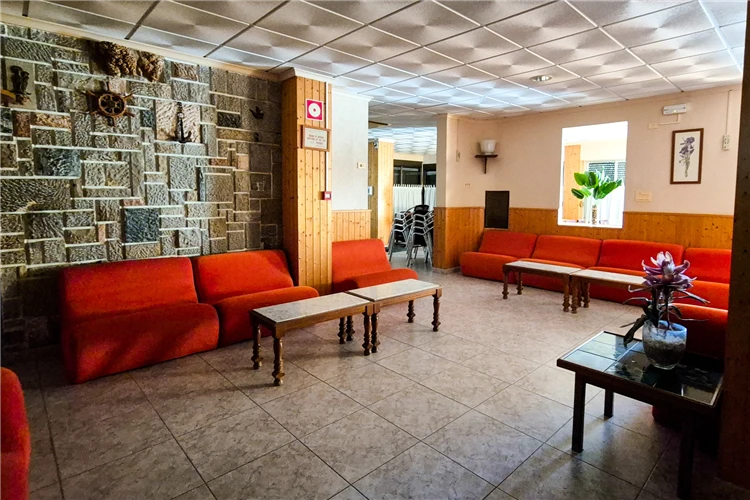 Společenská místnost hotelu Hotel Jardín – interiér a vybavení | Oropesa del Mar / Hotel Jardín