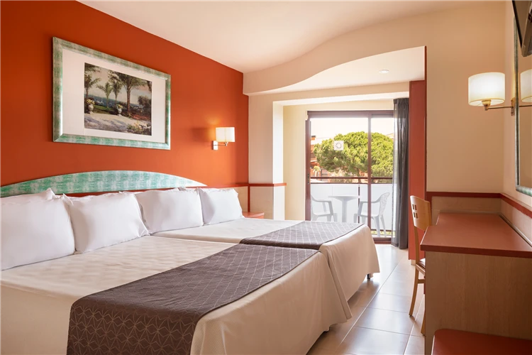 Pokoj hotelu HTop Jadhe v Calelle | Calella / Hotel HTop Jadhe
