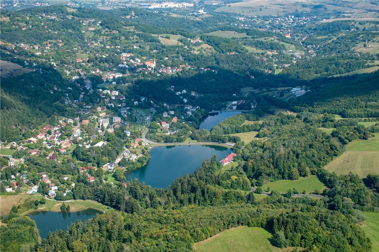 Panorama Banské Štiavnice s historickými domy a věžemi | Poklady Banské Štiavnice a okolí
