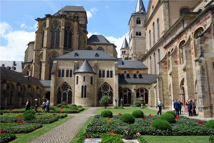 Historické centrum města Cáchy v Německu | Údolí Rýna plné romantiky a historie