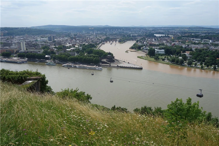 Panorama města Koblenz na soutoku Rýna a Mosely | Údolí Rýna plné romantiky a historie
