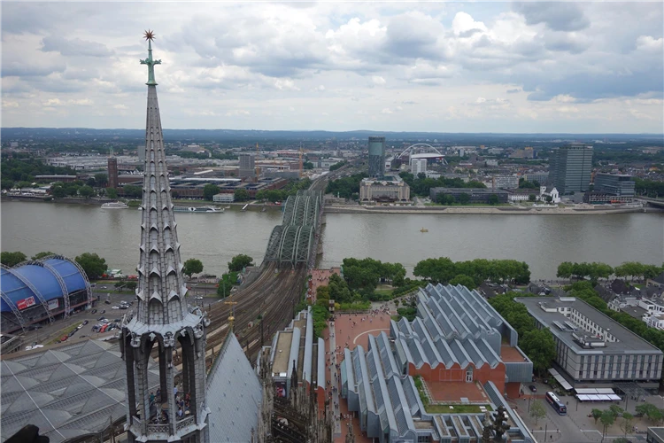 Kolínský dóm a panorama města při řece Rýn | Údolí Rýna plné romantiky a historie