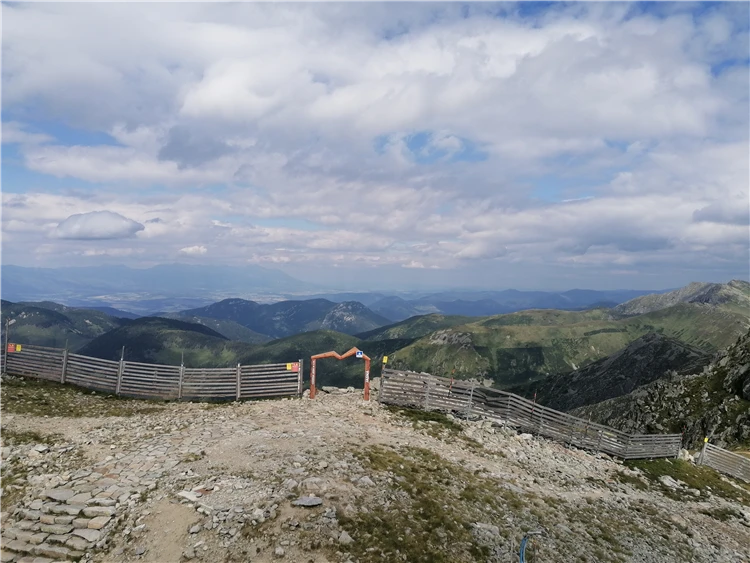 Horská stezka v slovenských Tatrách v létě | Krásy slovenských Tater