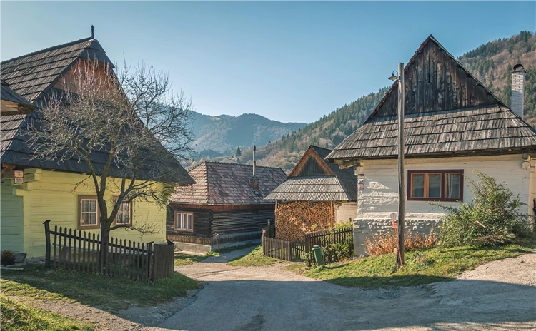 Lidová architektura ve vesnici Vlkolínec, UNESCO | Krásy slovenských Tater