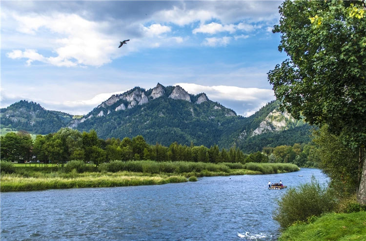 Výhled na slovenské horské vrcholy nad oblaky | Krásy slovenských Tater