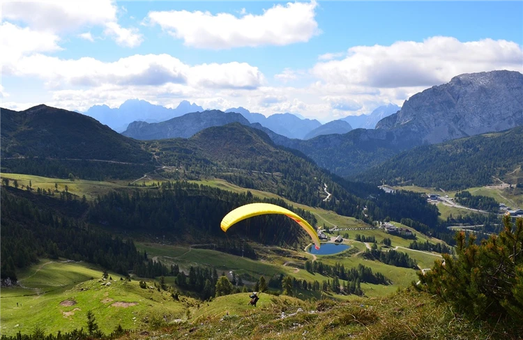 Panorama alpských hor v Rakousku | Horská krása Korutan
