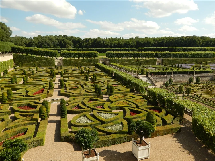 Zámek Villandry – pohled na ???????ský hrad a zahrady | Smyslná Paříž, zámky na Loiře a zábavní park Disneyland