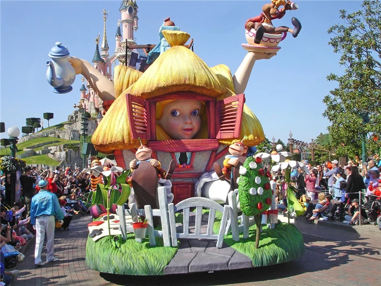 Kouzelný hrad v Disneylandu Paris | Smyslná Paříž, zámky na Loiře a zábavní park Disneyland