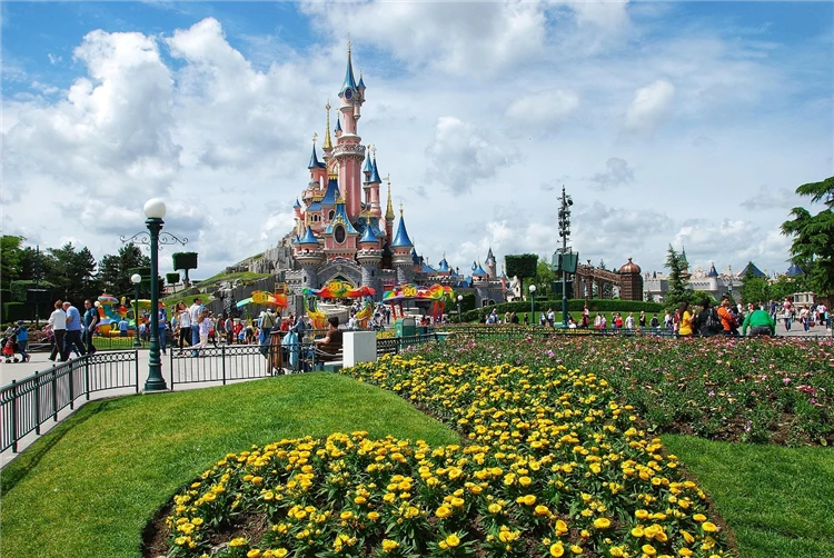 Zábava a atrakce v Disneylandu Paris | Smyslná Paříž, zámky na Loiře a zábavní park Disneyland