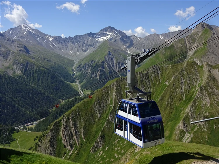 Horské středisko Ischgl a Samnaun v Alpách | Symbol Švýcarska - legendární Matterhorn a alpské průsmyky