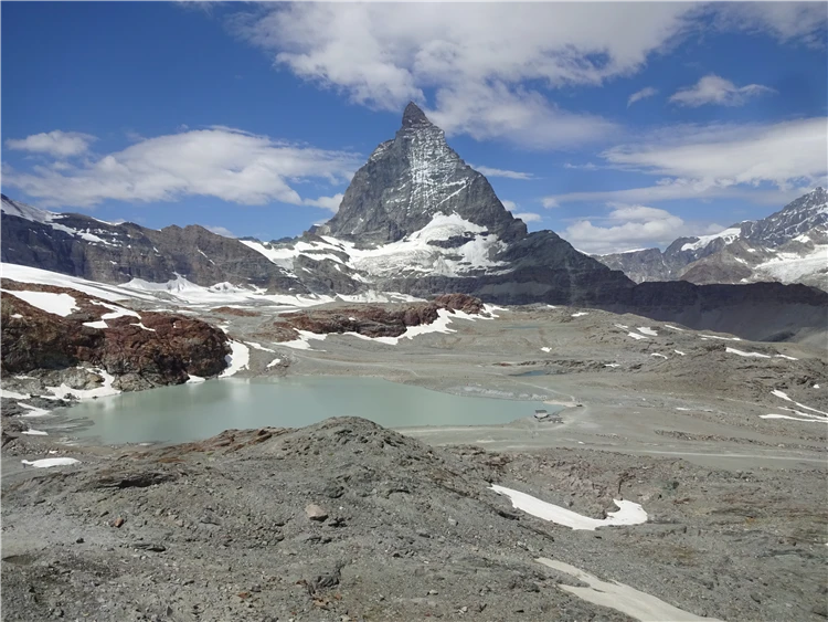 Legendární Matterhorn – ikonický švýcarský štít | Symbol Švýcarska - legendární Matterhorn a alpské průsmyky