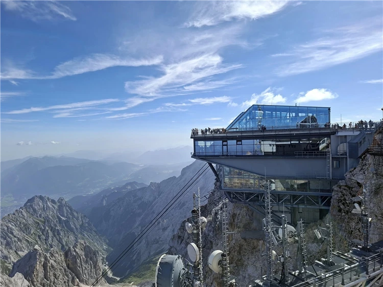 Zugspitze – zasněžený vrchol a alpské panorama č. 4 | Krajinou alpských vrcholů a jezer Rakouska, Německa a Švýcarska