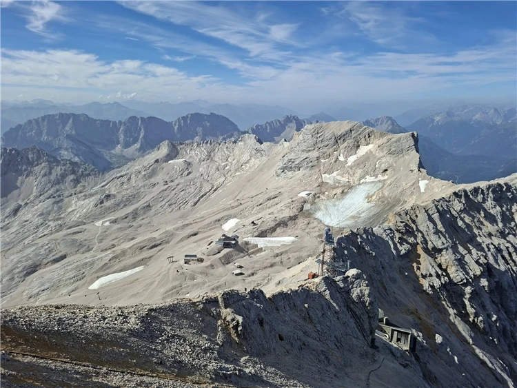 Zugspitze – výhled na okolní alpskou krajinu č. 5 | Krajinou alpských vrcholů a jezer Rakouska, Německa a Švýcarska
