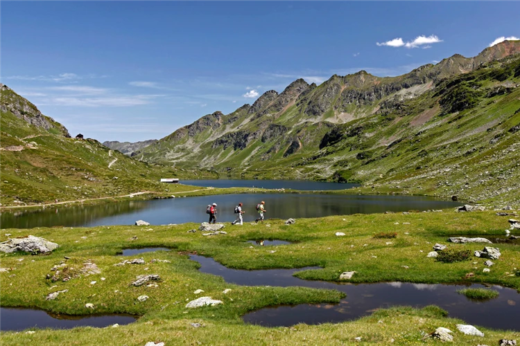 Malebná alpská vesnice v regionu Dachstein, Rakousko | Ledovec Dachstein a nejkrásnější jezera Alp