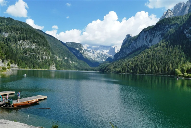 Jezero Vorderer Gosausee s výhledem na ledovec Dachstein | Ledovec Dachstein a nejkrásnější jezera Alp