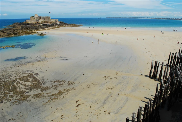 Panorama opevněného přístavu Saint-Malo | Pohlednice z Bretaně a Normandie s koupáním a výletem na ostrov Jersey