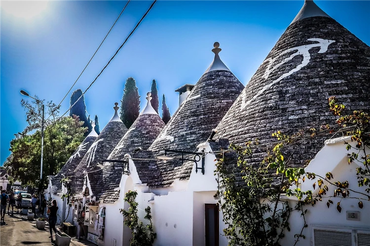 Typické trulli – tradiční kamenné domky v Alberellu, Apulie | Neodolatelné Gargano s výletem do exotické Apulie