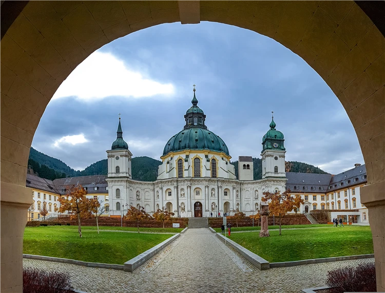 Klášter v bavorských Alpách | Bavorské zámky Ludvíka II. a alpská metropole Innsbruck