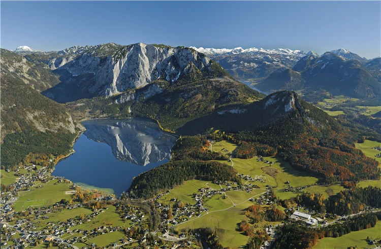 Jezero Aussee obklopené alpskými horami | Hitlerovo Orlí hnízdo, Hallstatt a Berchtesgaden