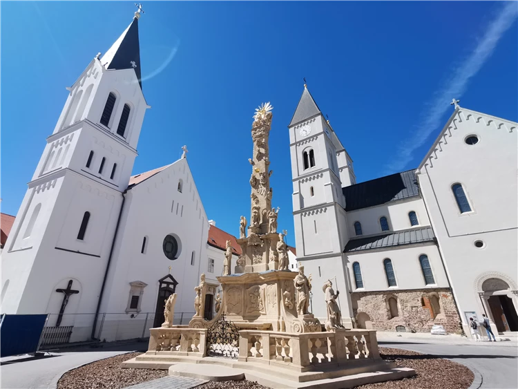 Centrum města Veszprém s historickými budovami | Prázdniny u Balatonu