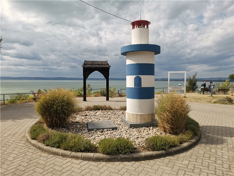 Letní přístav a promenáda v Siófoku na Balatonu | Prázdniny u Balatonu