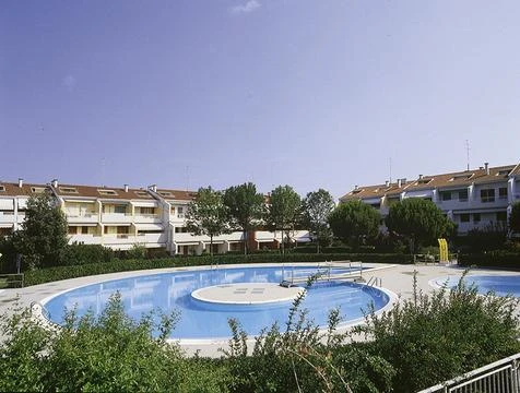Residence Riviera Caorle – pohled na ubytovací komplex | Caorle / Residence Riviera