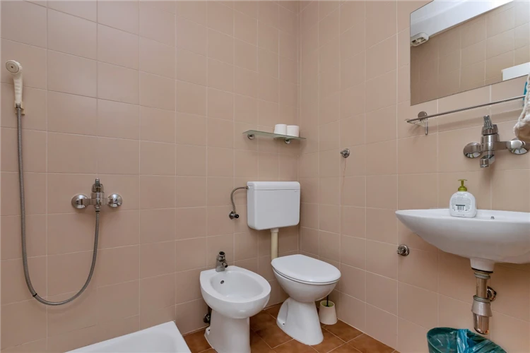 Pokoj č. 25 ve Vile Paško – světlý pokoj s výhledem | Podgora / Vila Paško