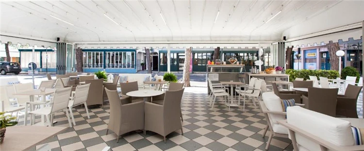 Okolí hotelu Riviera – promenáda v Lido di Jesolo | Lido di Jesolo / Hotel Riviera