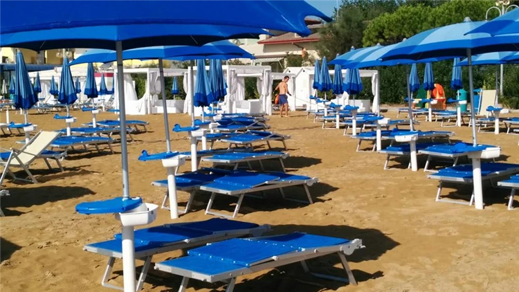 Pohled na pláž a moře Lido di Jesolo z hotelu Riviera | Lido di Jesolo / Hotel Riviera