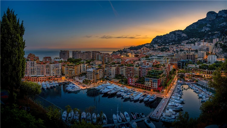 Pohled na přístav a panorama Monaka z výšky | Advent na francouzské riviéře - Nice a Monaco